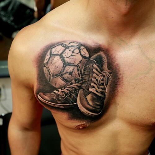 Татуировка с футбольным мячом