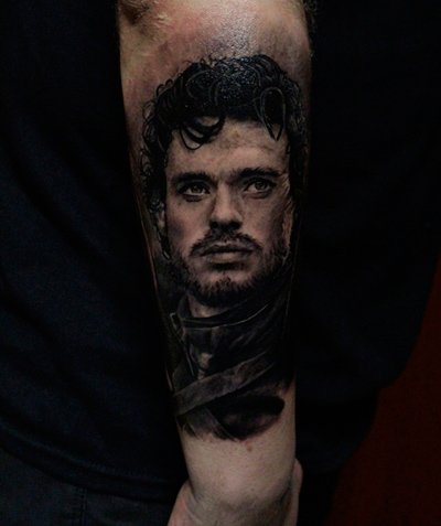 Татуировка по мотивам Игры престолов: портрет Робба Старка