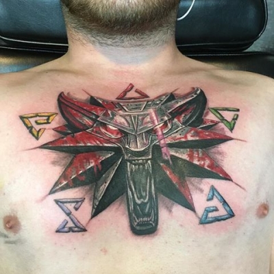 Медальон школы волка и ведьмачьи знаки: квен, игни, аксий, ирден, аард (татуировка)