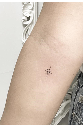 Миниатюрная тату звезда