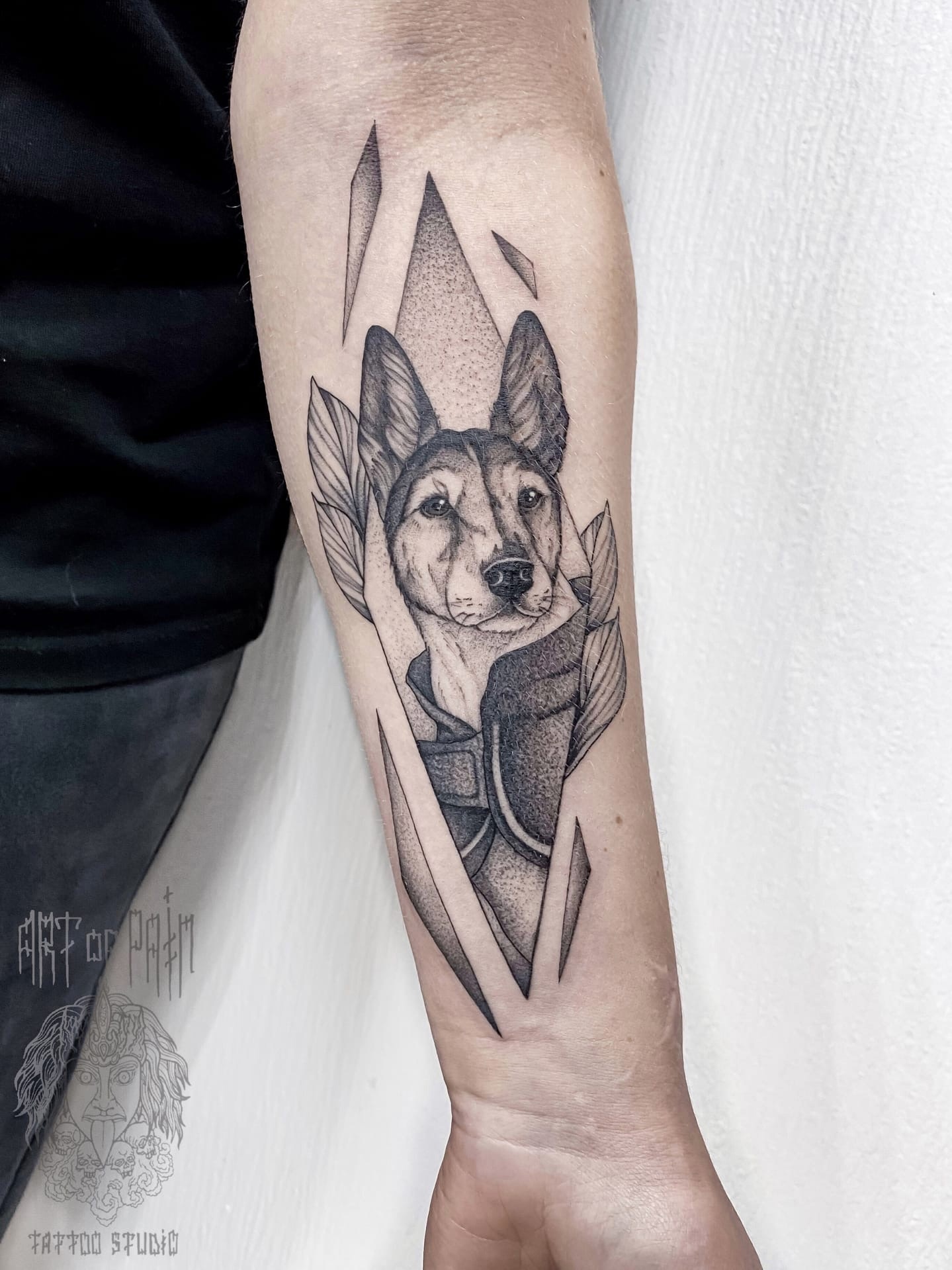 Тату на предплечье