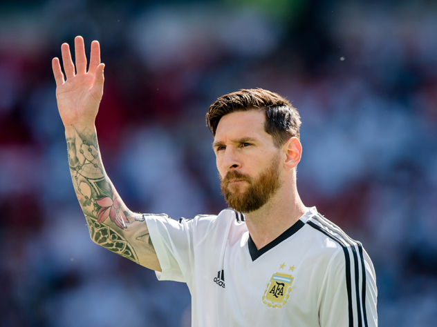 Тату Месси на руке