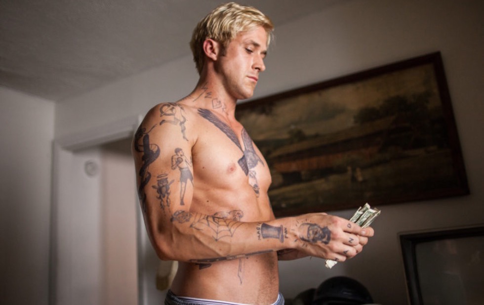 Татуировки Райана Гослинга на руках и груди