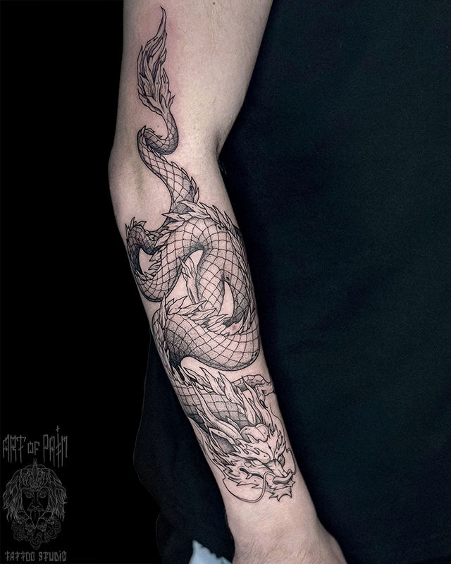 татуировка графика на предплечье