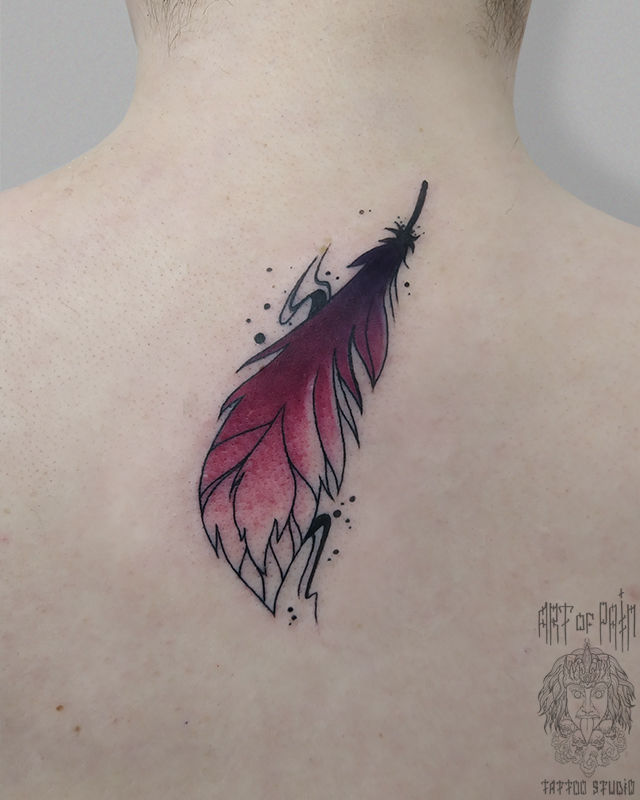 Маленькая тату перышко