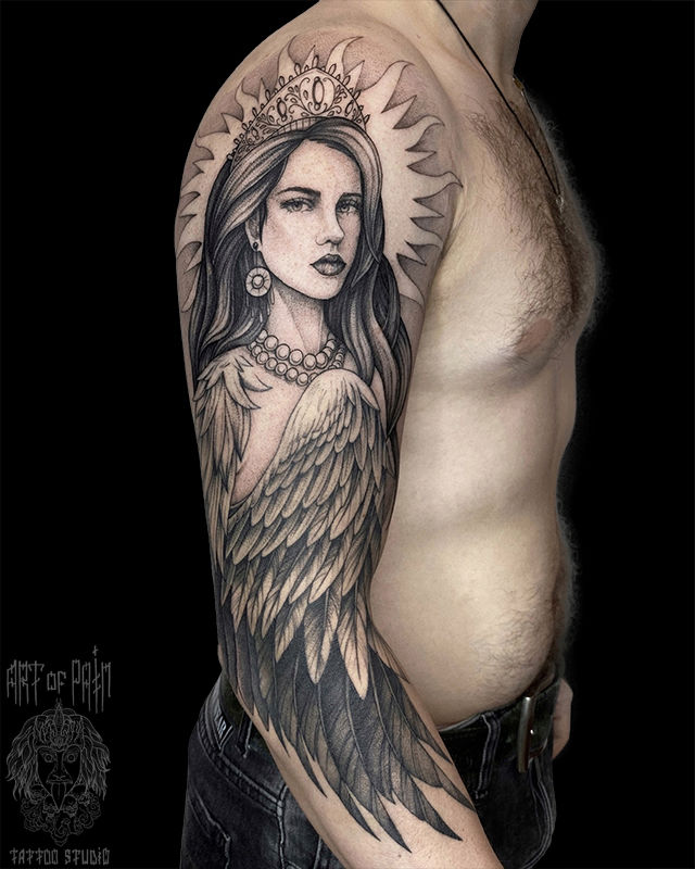 тату графика на плече