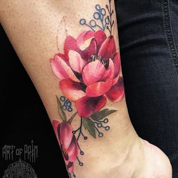 женская татуировка на лодыжке