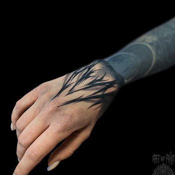 тату на кисти