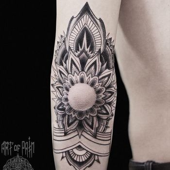 тату на локте мужская