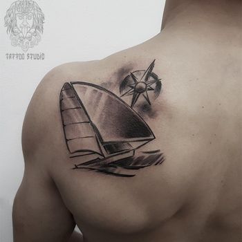 тату на лопатке