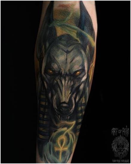 Татуировки по мотивам древнеегипетского пантеона: идеи и значение