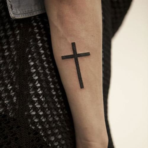 Мужская миниатюрная тату крест