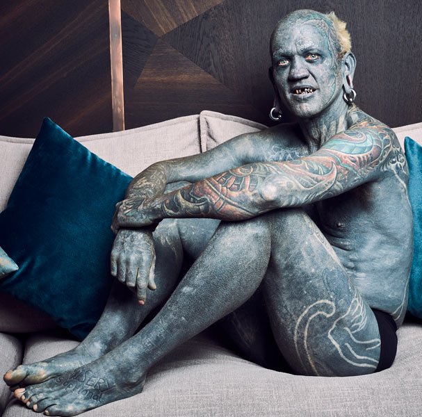 Как выглядит человек, который покрыл свое тело татуировками на 98%