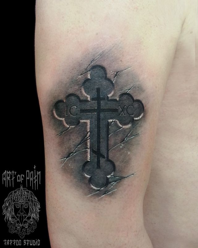 Татуировка крест на руке фото