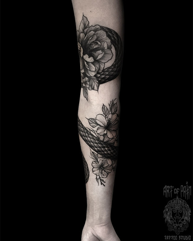 Татуировки цветов на руке