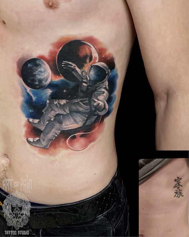 Татуировка мужская реализм на боку космонавт кавер – Мастер тату: 