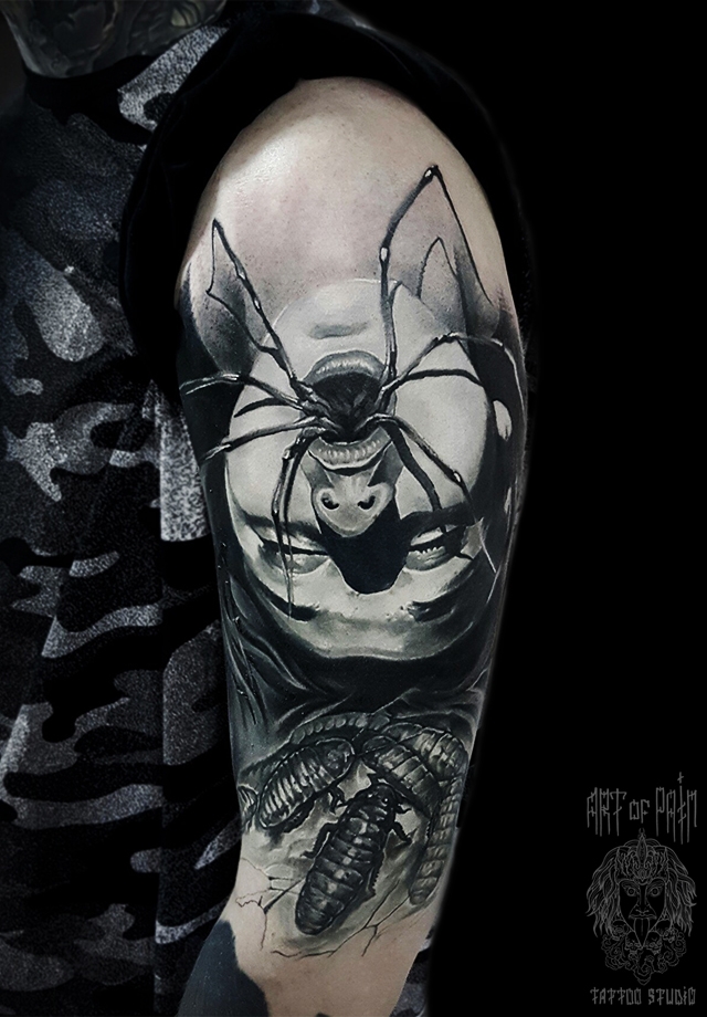 татуировка мужская хоррор на плече девушка с пауком – Мастер тату: 