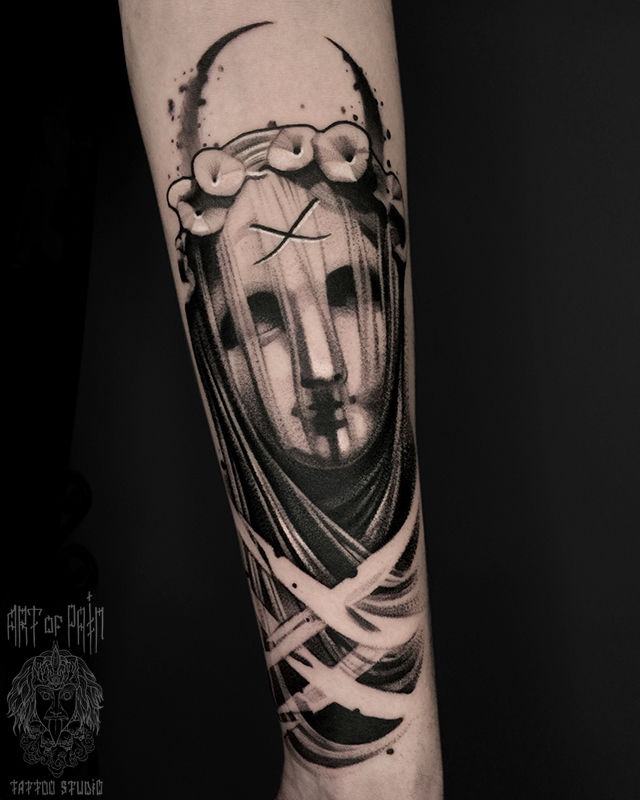 Татуировка женская графика на предплечье маска девушки – Мастер тату: Анастасия Юсупова