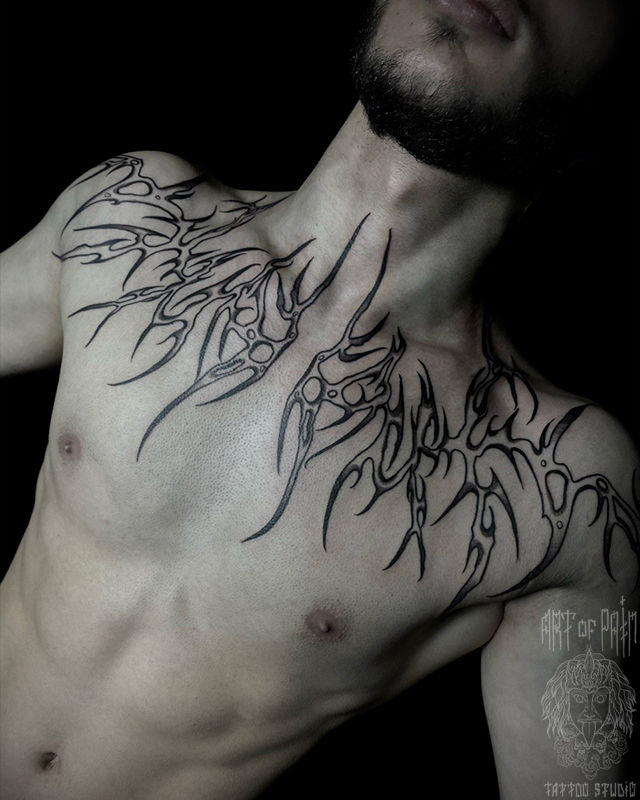 Татуировка мужская графика на груди узор – Мастер тату: Кирилл Плотников