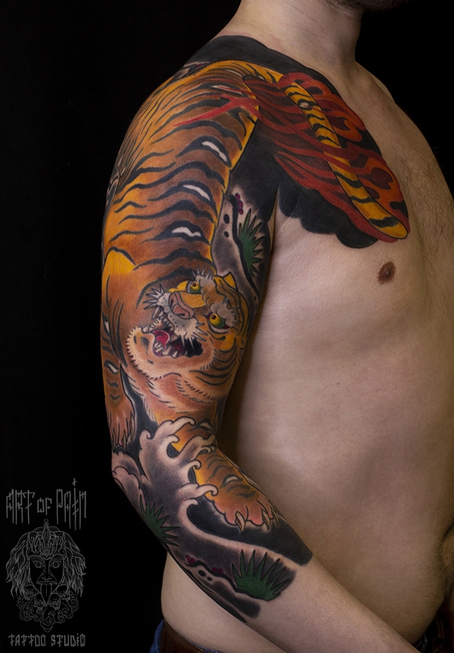 Татуировка мужская япония тату-рукав на плече и ключице тигр – Мастер тату: Ольга Добрякова