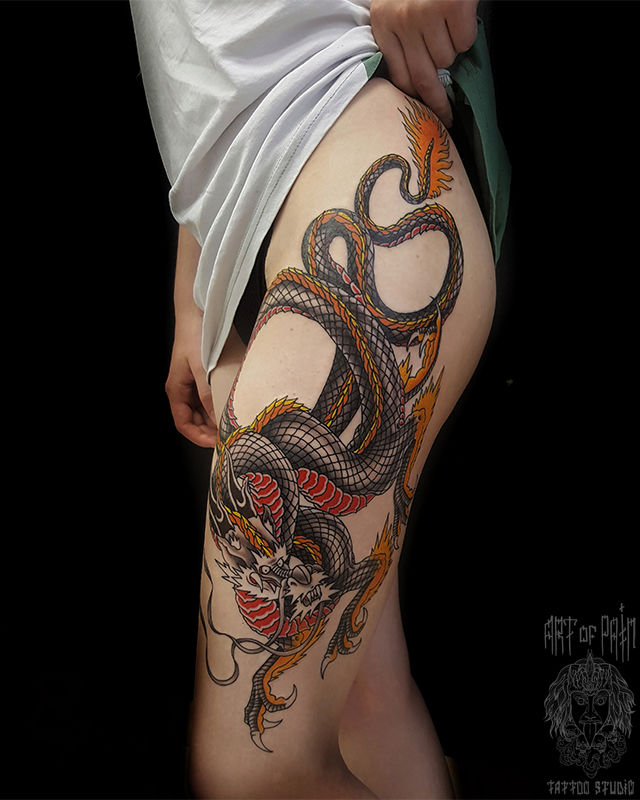 Татуировка женская япония на бедре дракон (вид сбоку) – Мастер тату: 