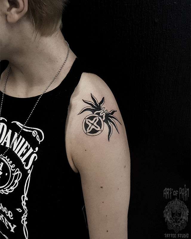 Татуировка женская графика на плече паук – Мастер тату: 
