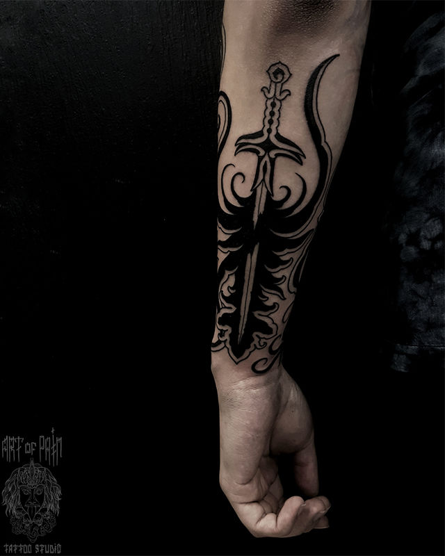 Татуировка мужская графика на предплечье меч – Мастер тату: 