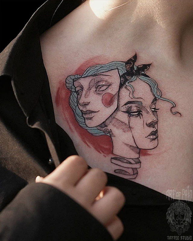 Татуировка женская графика на ключице девушка и маска – Мастер тату: 