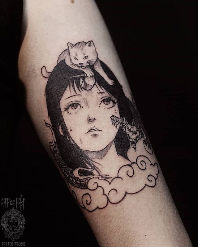 Татуировка женская графика на руке девушка, котик, дракон – Мастер тату: 