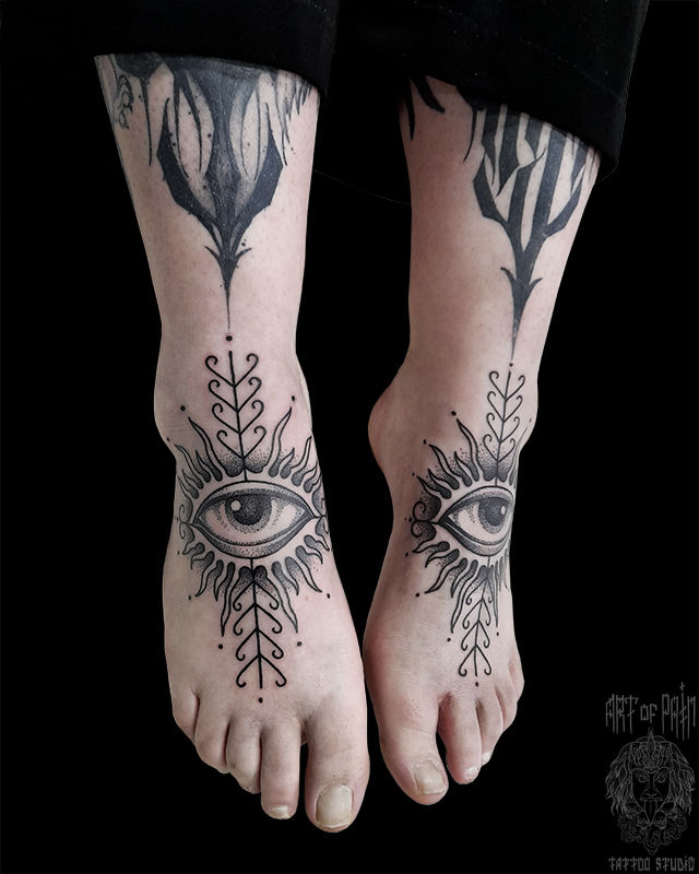 Татуировка женская графика на ногах глаза – Мастер тату: Николай Орф