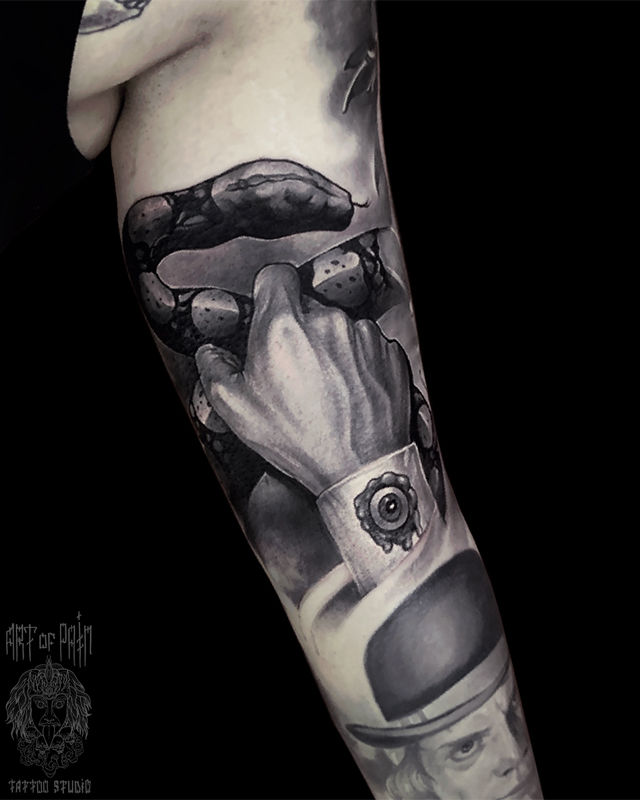 Татуировка мужская реализм на руке рука и змея – Мастер тату: 