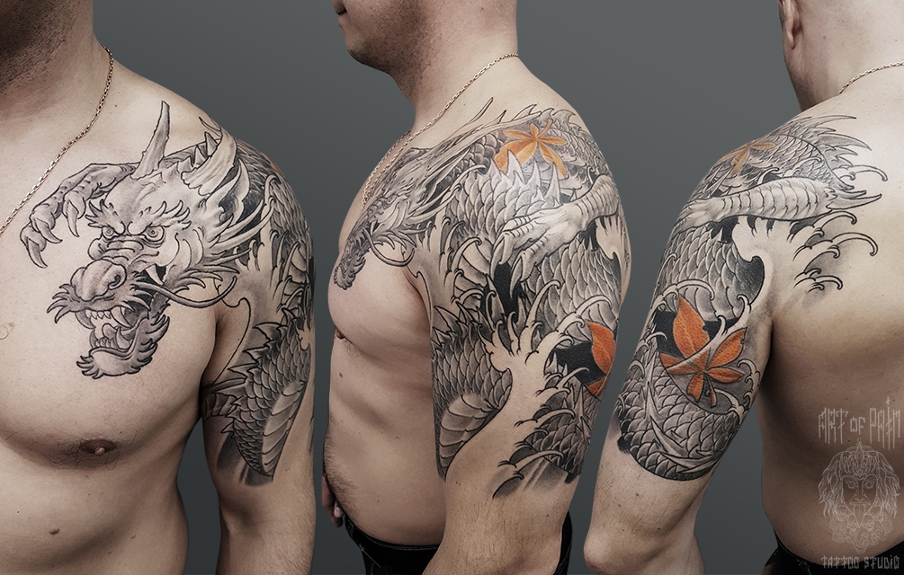 Татуировка мужская япония на плече дракон и опавшие листья – Мастер тату: 