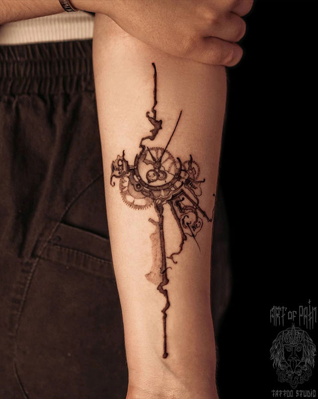 Татуировка женская графика на предплечье часы – Мастер тату: 