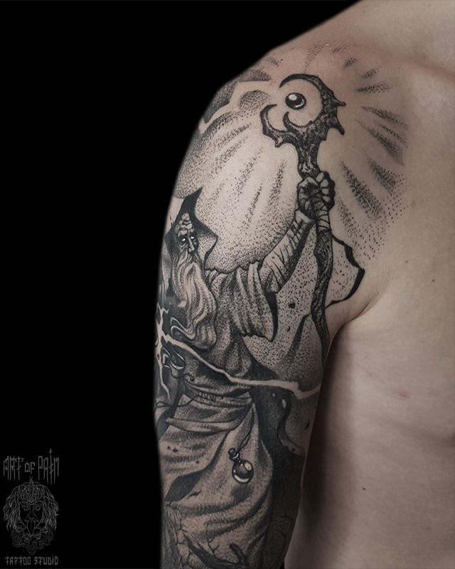 Татуировка мужская графика на плече маг – Мастер тату: 