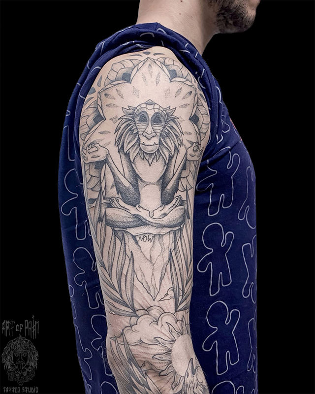 Татуировка мужская графика на плече обезьяна – Мастер тату: Мария Котова