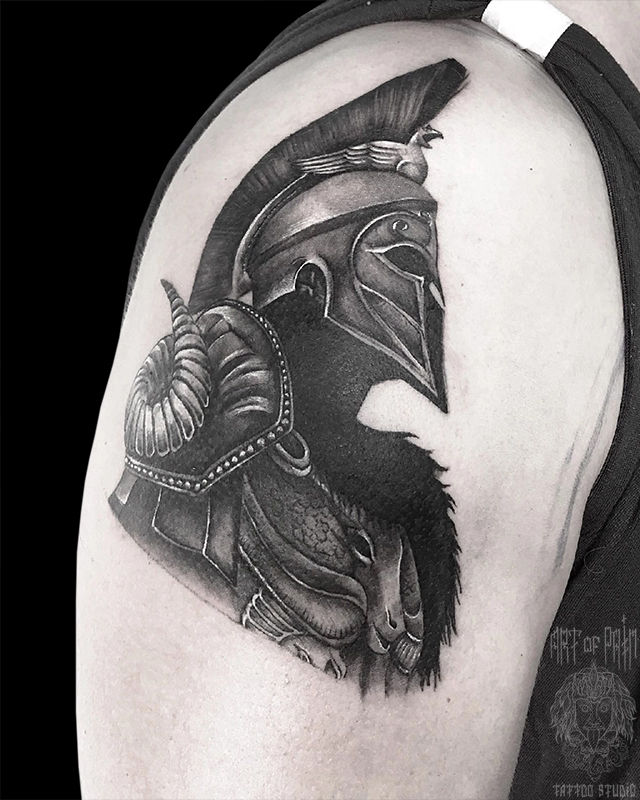 Татуировка мужская реализм на плече воин – Мастер тату: Артур Краковский