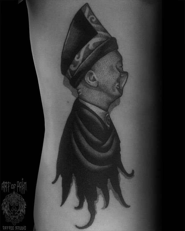 Татуировка мужская графика на боку портрет – Мастер тату: Николай Орф