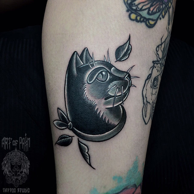 Татуировка женская олд скул на голени кот – Мастер тату: Анастасия Юсупова