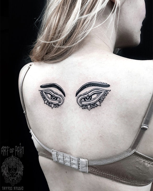 Татуировка женская графика на спине глаза – Мастер тату: Мария Котова