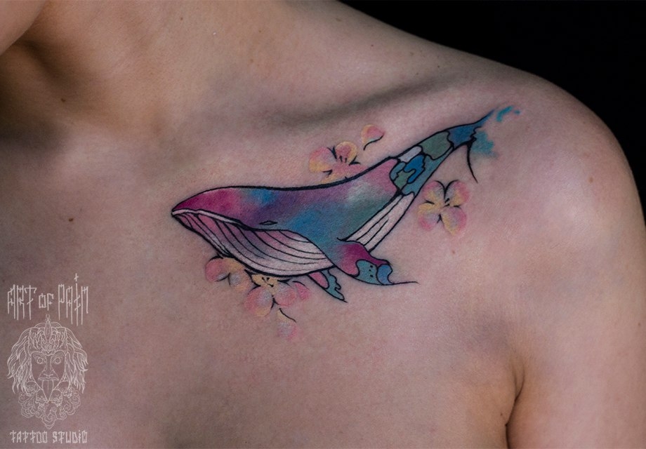 Татуировка женская акварель на ключице кит – Мастер тату: 