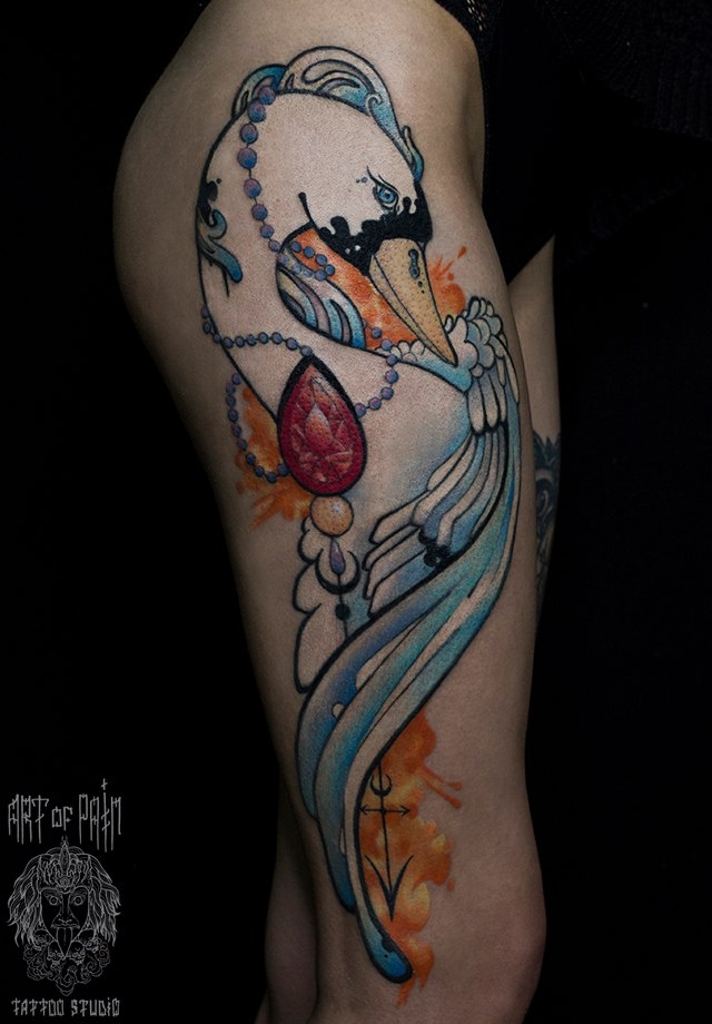  Татуировка женская акварель на бедре лебедь – Мастер тату: 