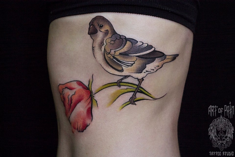  Татуировка женская акварель на ребрах птица – Мастер тату: 