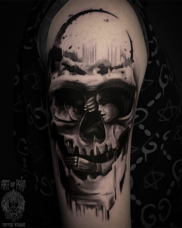 Татуировка мужская хоррор на плече череп разлуки – Мастер тату: Анастасия Юсупова