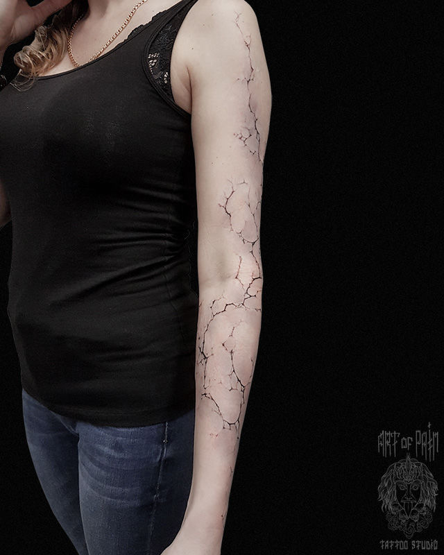Татуировка женская реализм на руке трещина – Мастер тату: 