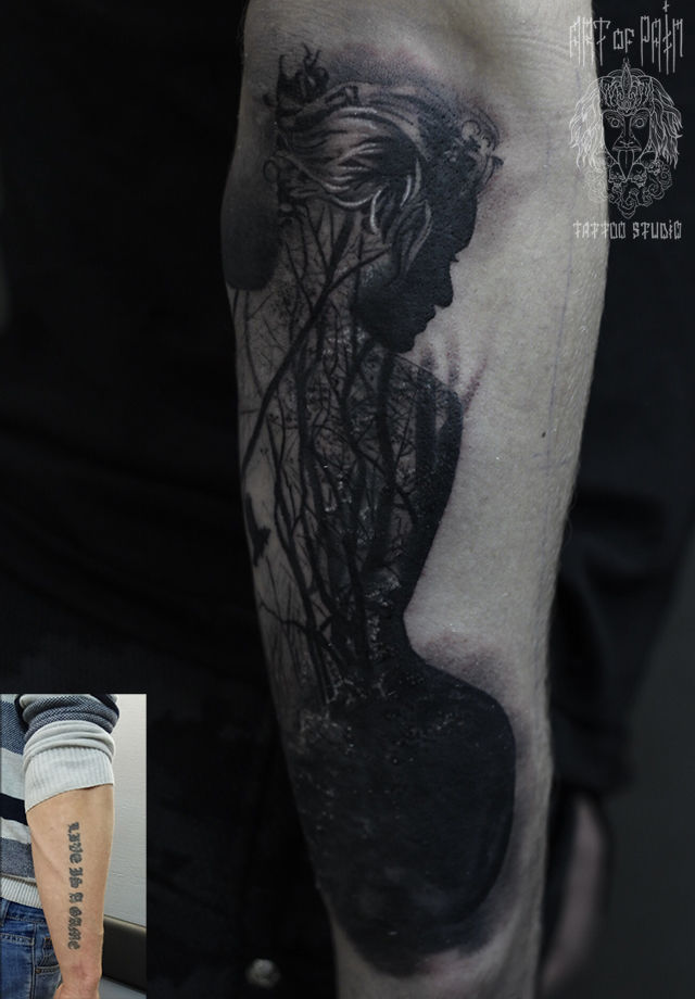 Татуировка мужская black&grey на предплечье девушка кавер – Мастер тату: Александр Pusstattoo