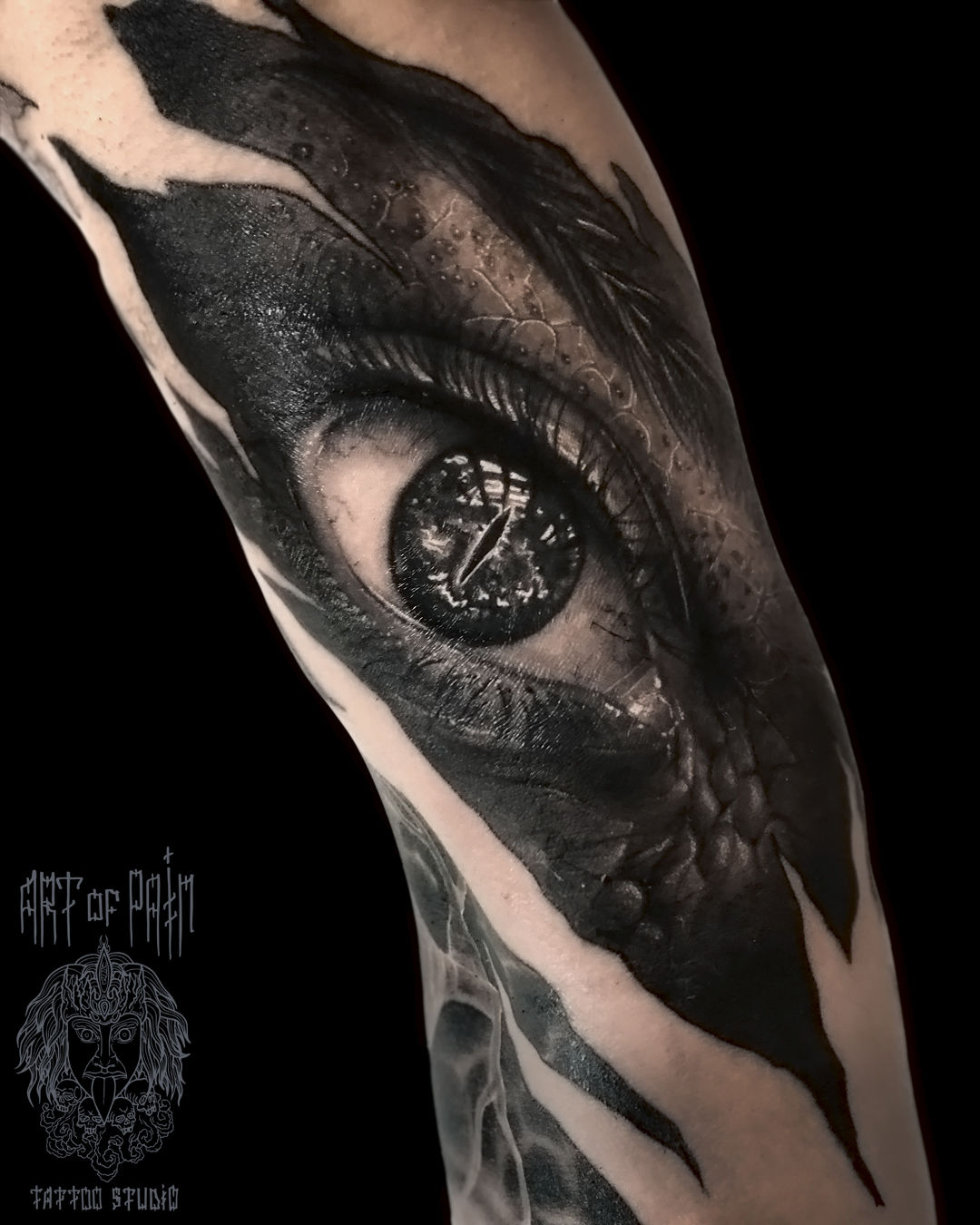 Татуировка мужская реализм на руке глаз – Мастер тату: Вячеслав Плеханов