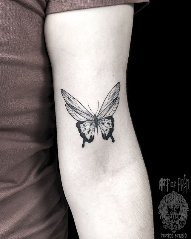 Татуировка женская графика на руке бабочка – Мастер тату: Мария Котова