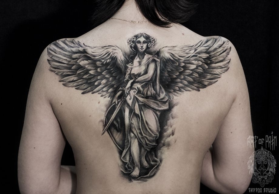 Татуировка женская Black&Grey на спине богиня Ника – Мастер тату: 