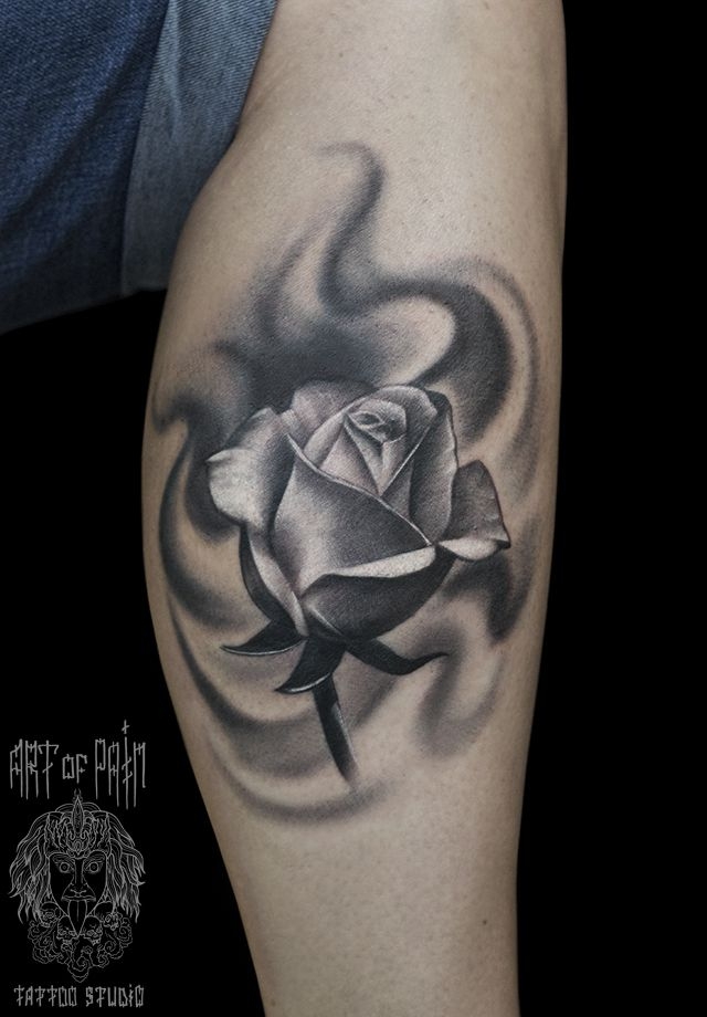 Татуировка женская Black&Grey на ноге роза – Мастер тату: 