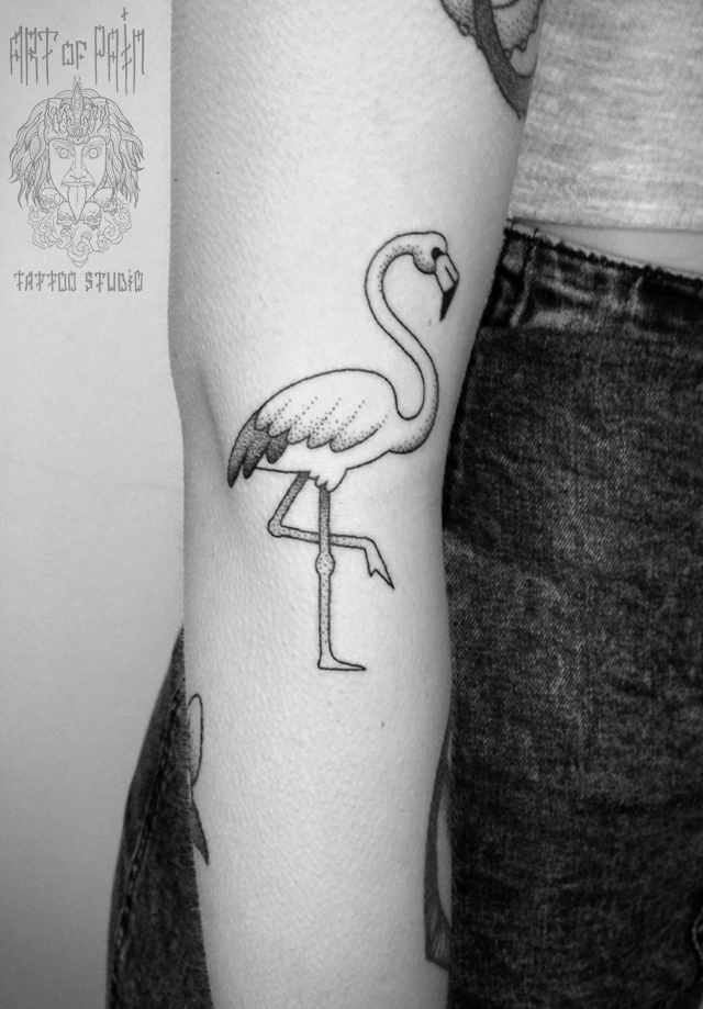 Татуировка женская графика на руке фламинго – Мастер тату: 